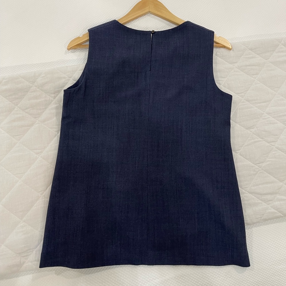 Excellent condition! Banana Republic Tuxedo Blouse - Picture 2 of 4